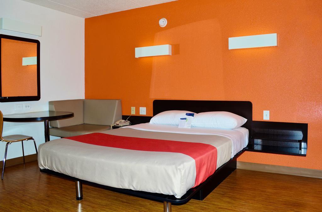 Motel 6 Boston South - Braintree Exterior foto