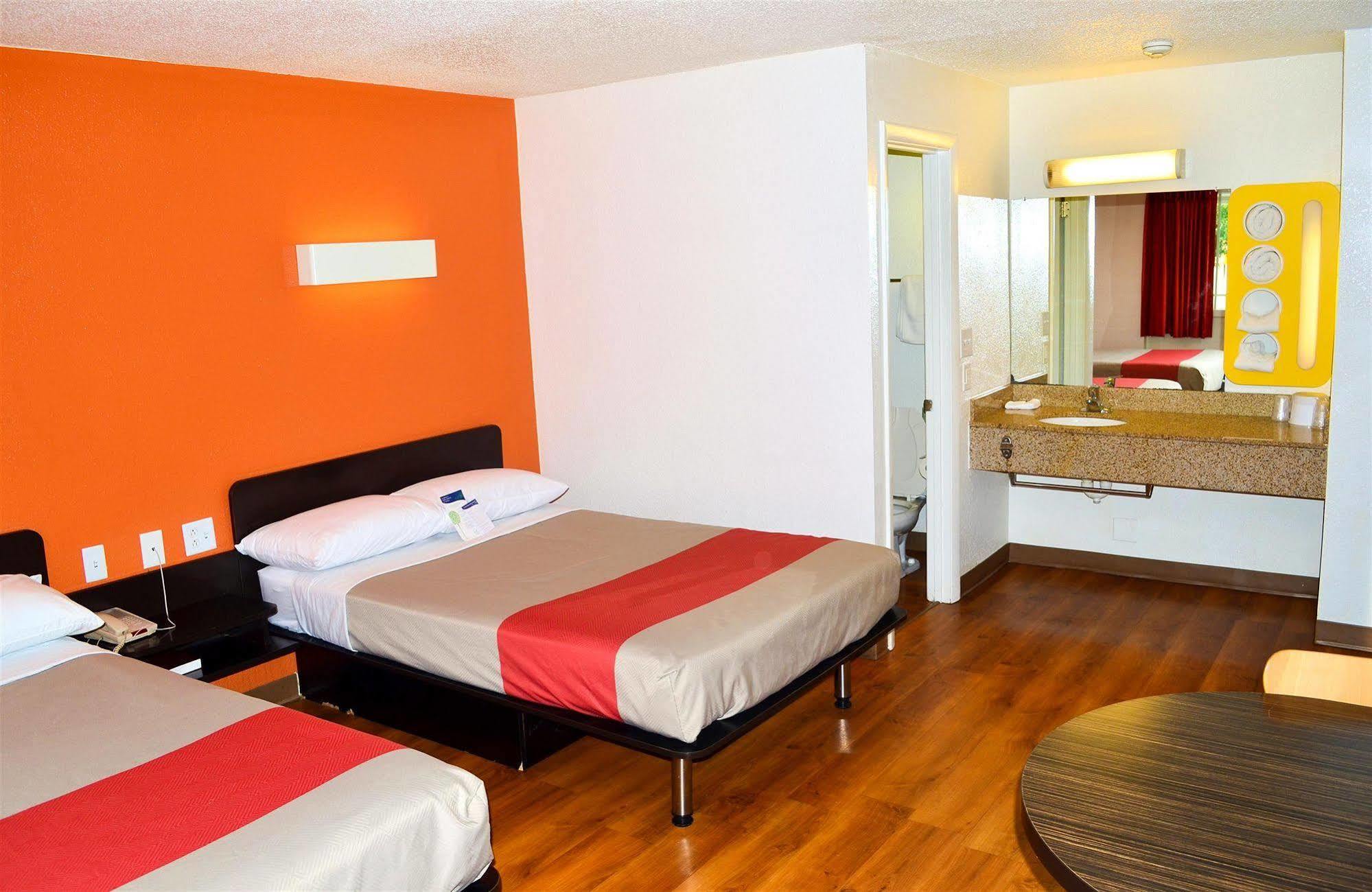 Motel 6 Boston South - Braintree Exterior foto